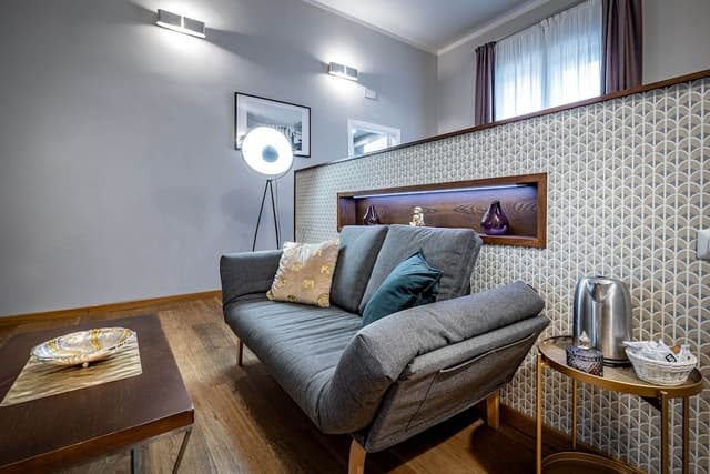 Deluxe Studio Suite, 1 King Bed