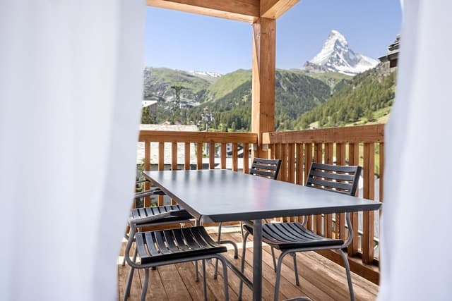 Luxury Duplex, 3 Bedrooms, Non Smoking, Mountain View (Aroleid Apartment)