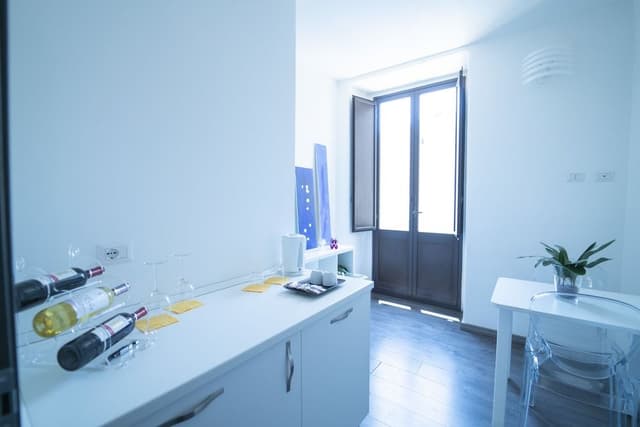 Comfort Room, Balcony
