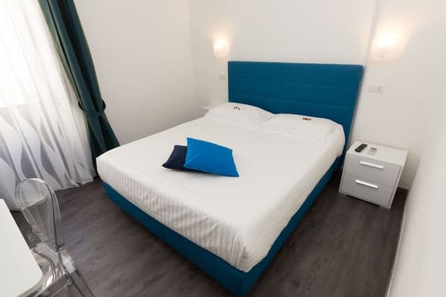 Comfort Room, Balcony