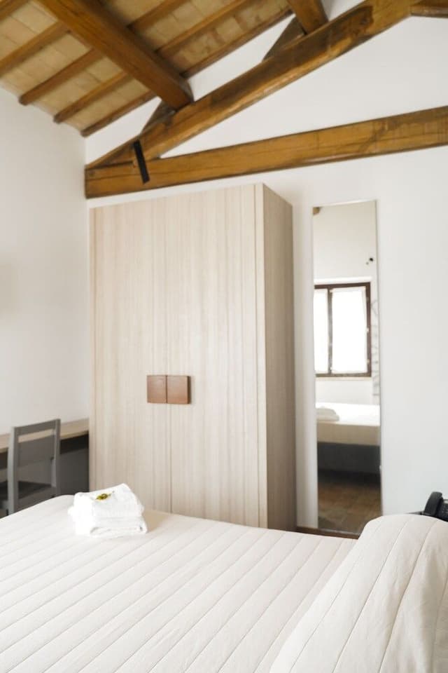 Standard Double Room (Argento)