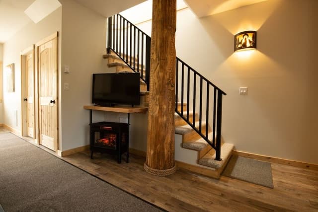 Premier Cabin