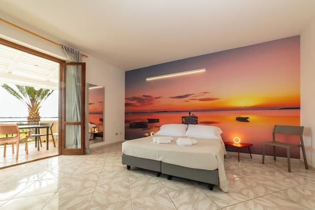 Studio, Sea View