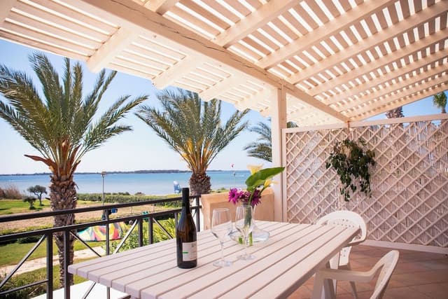Studio, Sea View