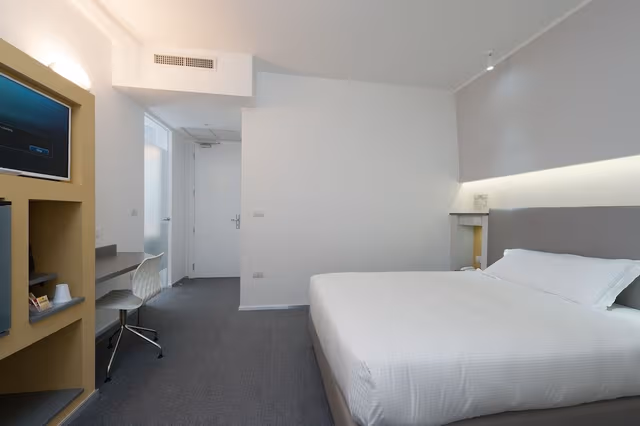 Deluxe Single Room