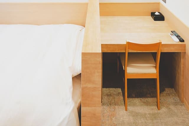 Single Room, Smoking