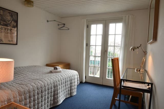 Single Room (Bed is 120cm)
