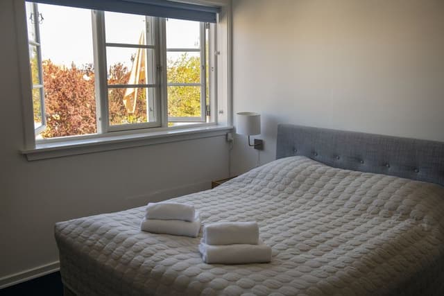 Double Room (Bed is 140-160cm)