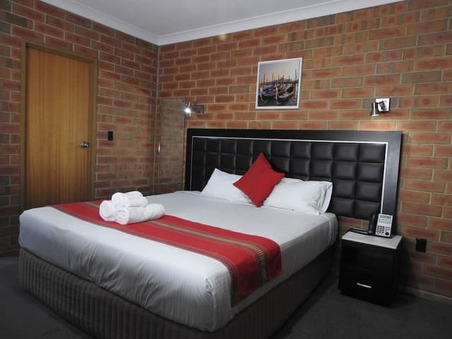 Deluxe Large Family Room