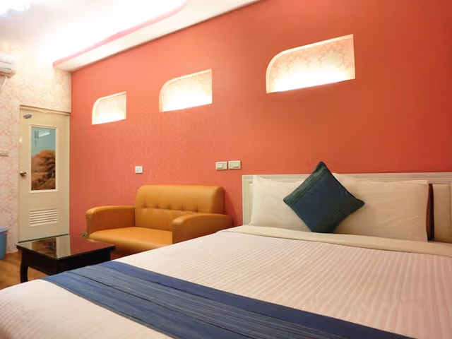 Standard Double Room, No Windows