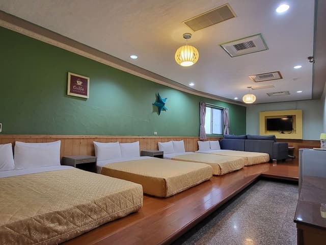 Comfort Room, Multiple Beds, 2 Bathrooms, Tower
