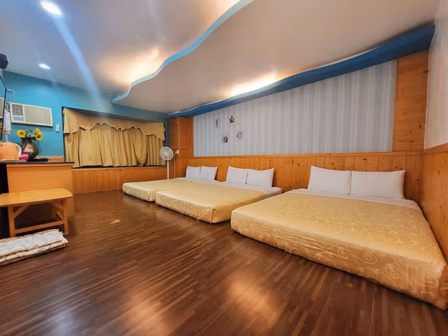 Family Room (Six people room)