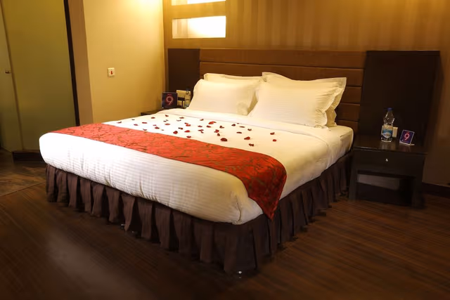 Standard Room, 1 King Bed