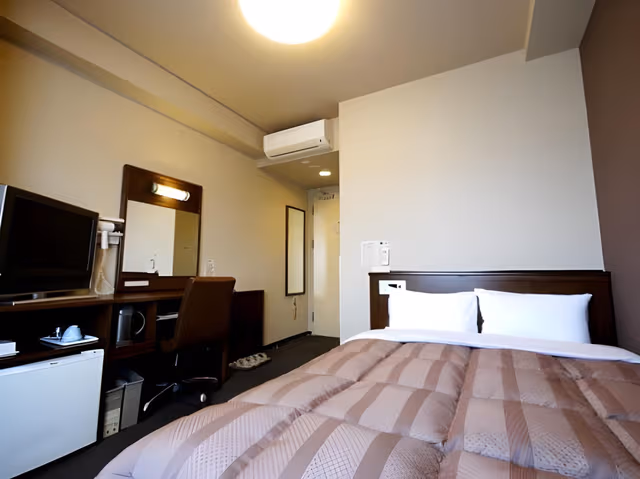 Semi Double Room - Non-Smoking