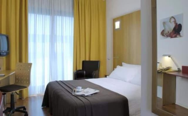 Deluxe Room, 1 Queen Bed