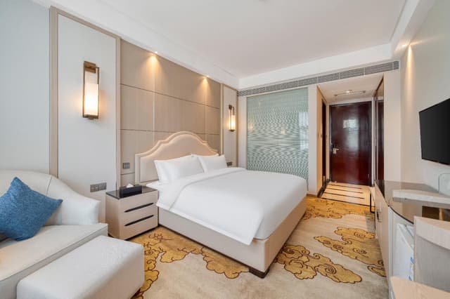 Business King Room