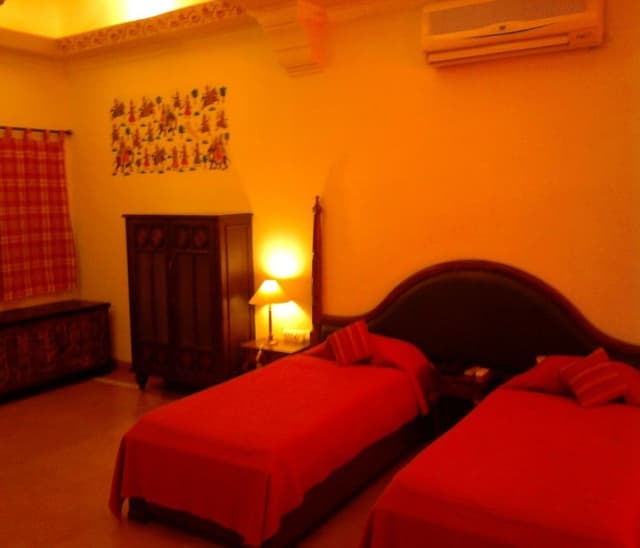 Courtyard Room