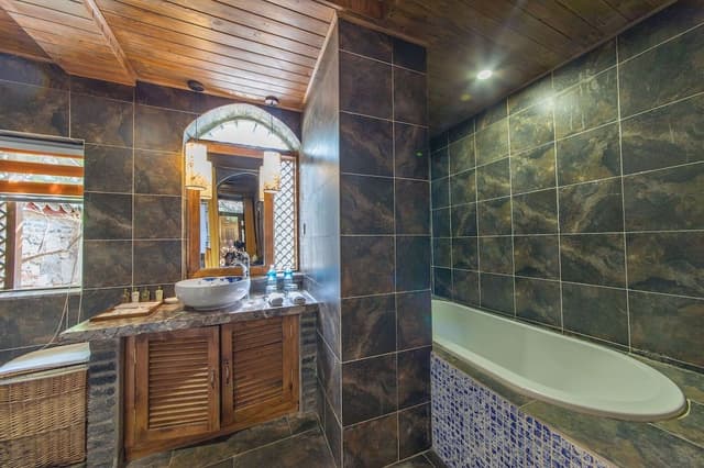 Signature Suite