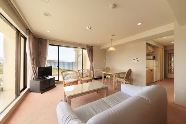 [Ocean View] Twin Room (Non-Smoking)