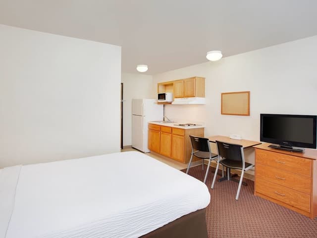 Standard Room, 1 Double Bed, Accessible, Non Smoking (Bathtub)