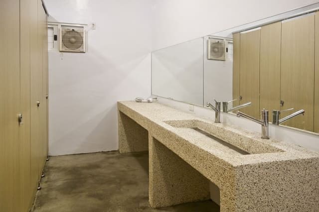 Shared Dormitory, Shared Bathroom (MixDorm, available for 8 people)