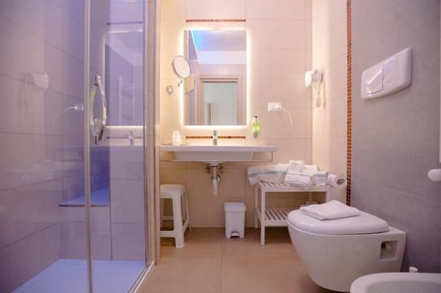 Suite, Sea View