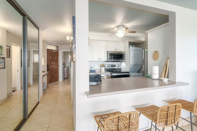 Condo, 1 King Bed with Sofa bed, Balcony, Ocean View (Kamaole Beach Royale 404)