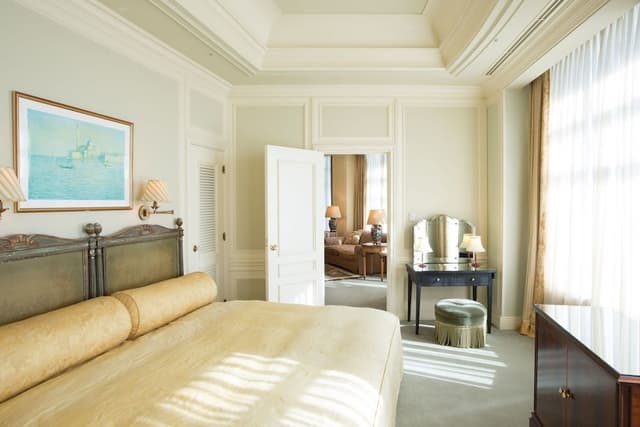 [Sea Side] Royal Suite (1 King Bed), Non Smoking (90 sqm)