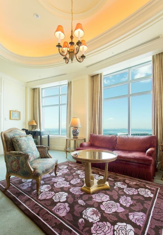 [Sea Side] Royal Suite (1 King Bed), Non Smoking (90 sqm)