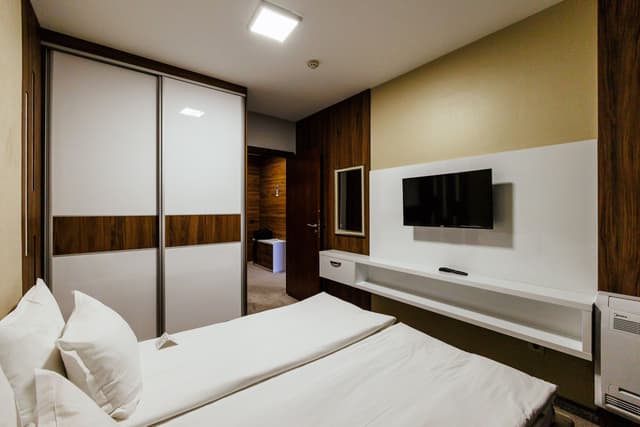 One-Bedroom Apartment Lux