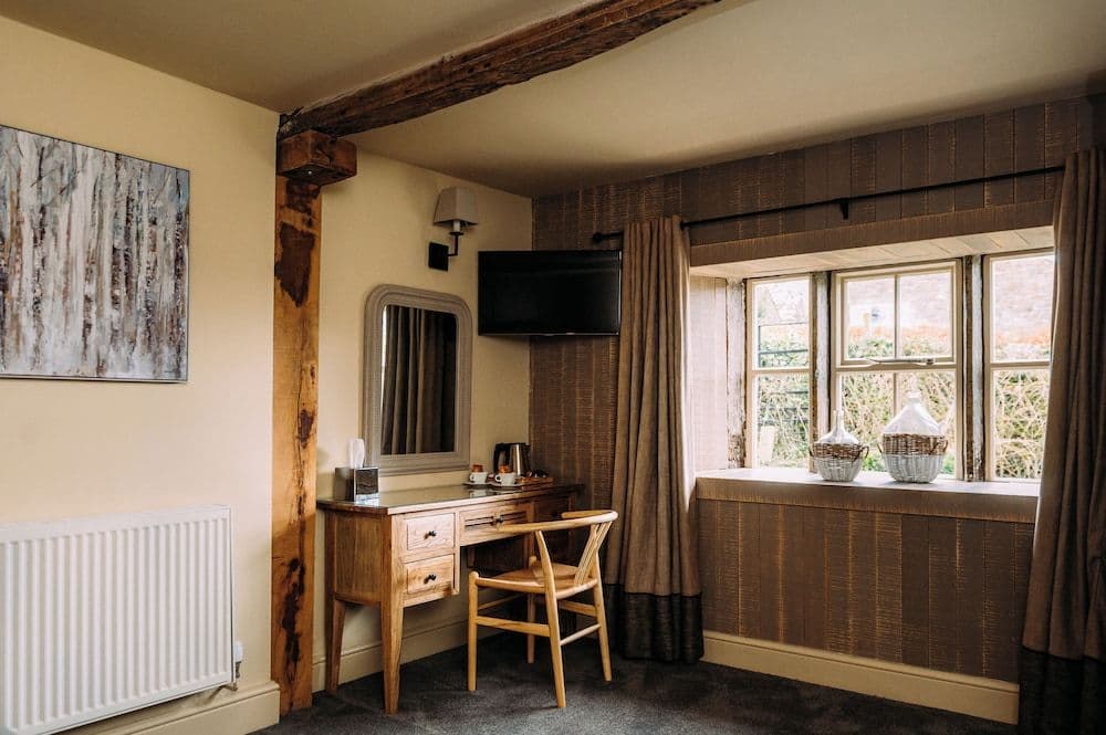Assheton Arms Assheton Arms