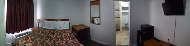 Economy Room, 1 Queen Bed