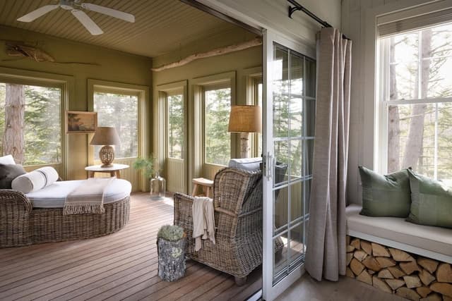 Bungalow, 1 King Bed (Dog Friendly | Adults only)