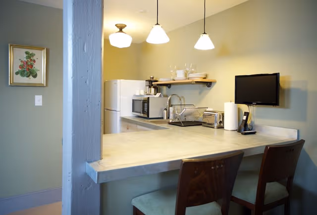 Extended Stay Suite, 1 King Bed, Refrigerator & Microwave