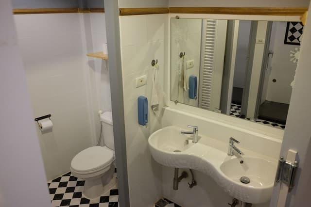 Deluxe Quadruple Room, Multiple Beds, 2 Bathrooms