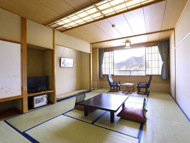Japanese Room 10 Tatami mat (with bath tub and toilet)