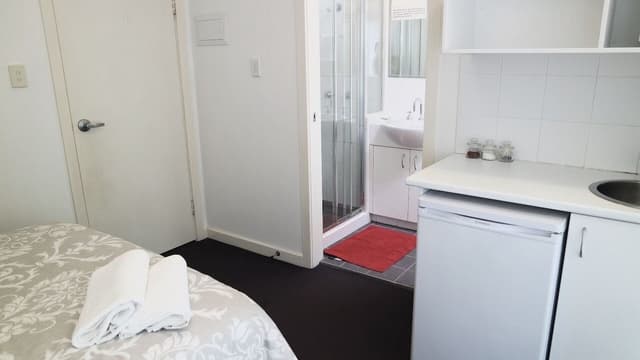 Economy Studio Suite, Accessible