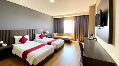 Deluxe Twin Beds