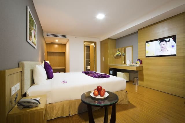 Deluxe Room, Balcony, City View