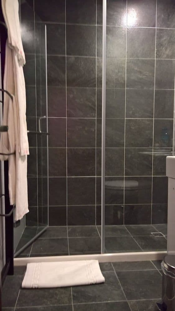 Single Room, 1 Double Bed
