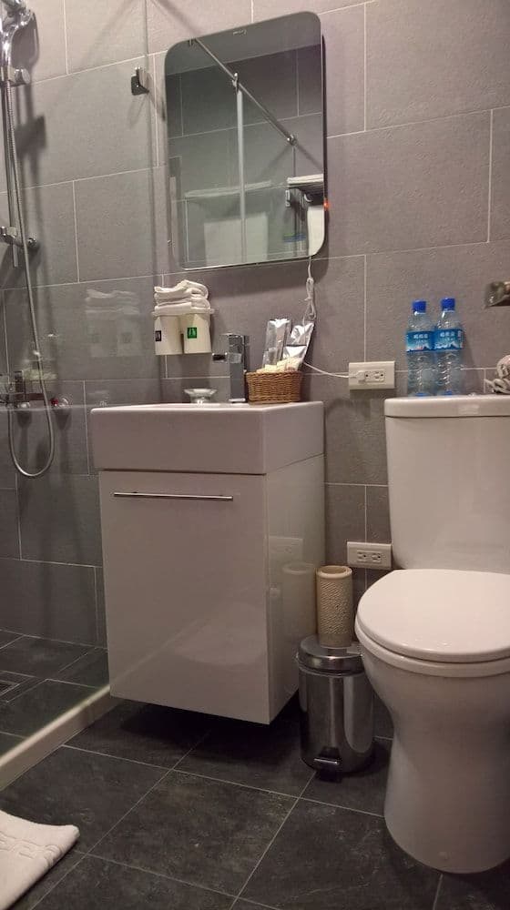 Single Room, 1 Double Bed