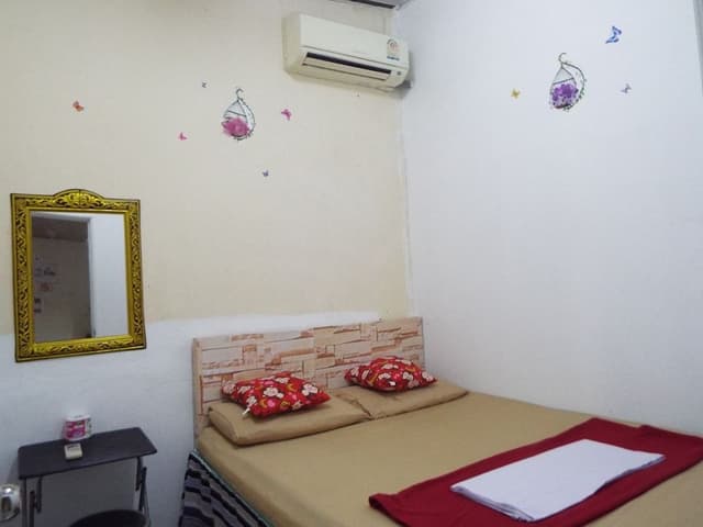 Economy Double Room, 1 Queen Bed