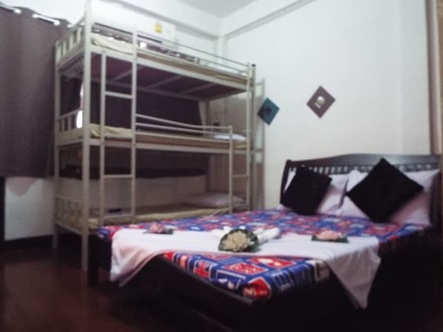 Family Room, 1 Bedroom