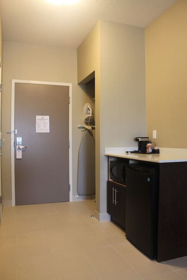 Double Room, 2 Queen Beds, Accessible