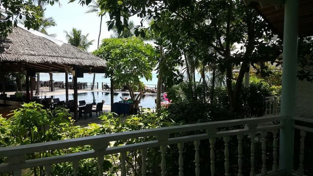 Bungalow, Garden View