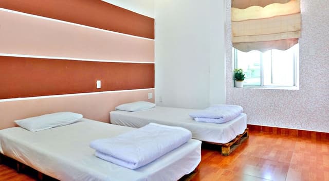 Economy Twin Room (Shared Bathroom)