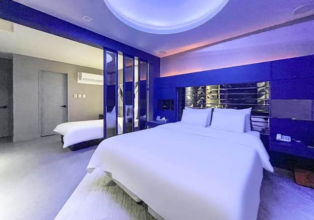 Business Twin Room