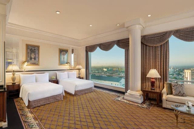 Presidential Suite, Executive Lounge Access, 2 Bedroom Suite, Skyline View, Balcony, Whirlpool