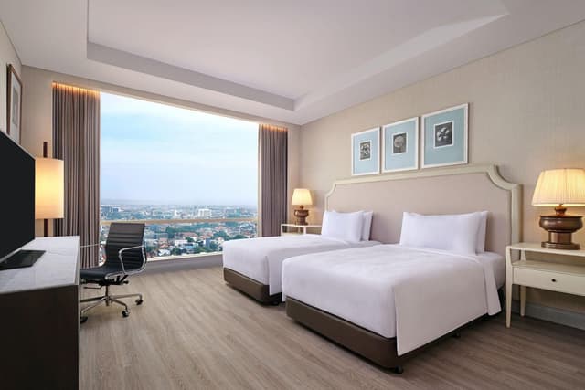 Chairman Suite, Executive Lounge Access, 2 Bedroom Suite, Bedroom 1: 1 King, Bedroom 2: 2 Twin