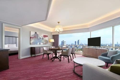 Executive Lounge Access, 1 Bedroom Suite, 1 King, Skyline View
